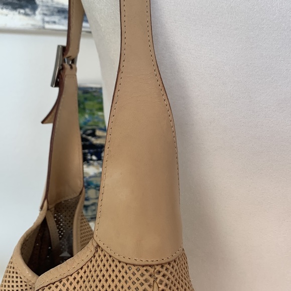 Gucci Beige Perforated Jackie Leather Shoulder Bag Used Authentic - Picture 5 of 16